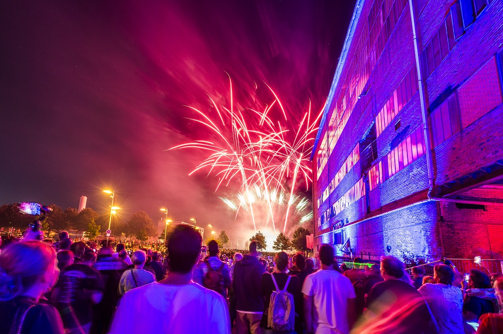 Das Bild zeigt ein Feuerwerk bei der ExtraSchicht