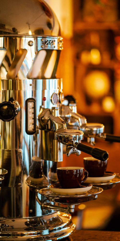 Das Foto zeigt eine Kaffeemaschine in der Kaffeerösterei Odiba in Gelsenkirchen