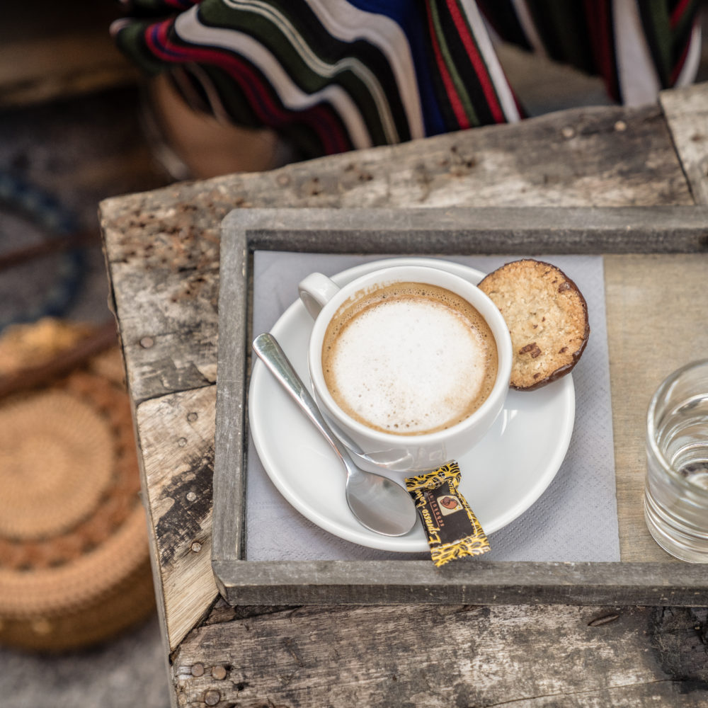 Na zdjęciu cappuccino w sklepie koncepcyjnym Unikat w dzielnicy Kreuzviertel w Dortmundzie