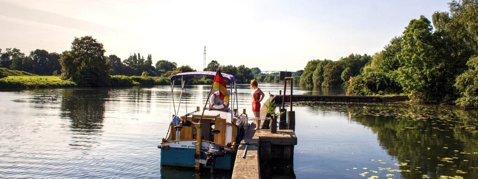 Das Foto zeigt ein Escargot Haustretboot der Grünen Flotte in Mülheim an der Ruhr