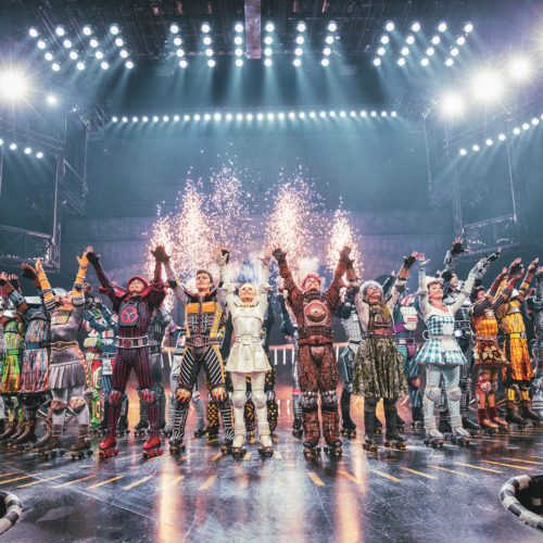 Das Foto zeigt das Finale des Musicals STARLIGHT EXPRESS in Bochum