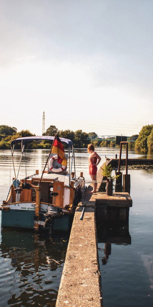 Das Foto zeigt ein Escargot Haustretboot der Grünen Flotte in Mülheim an der Ruhr