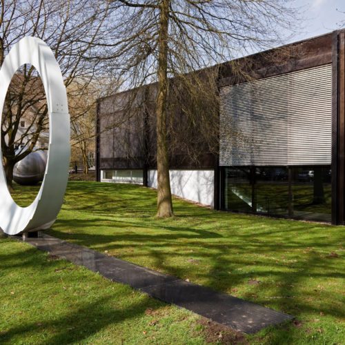 Das Foto zeigt das Josef Albers Museum Quadrat Bottrop, eines der RuhrkunstMuseen im Ruhrgebiet