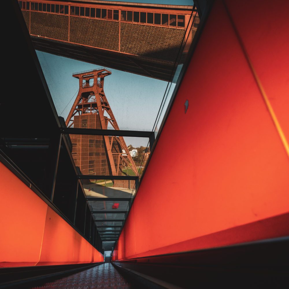 Das Bild zeigt den Doppelbock von der Rolltreppe aus auf Zollverein