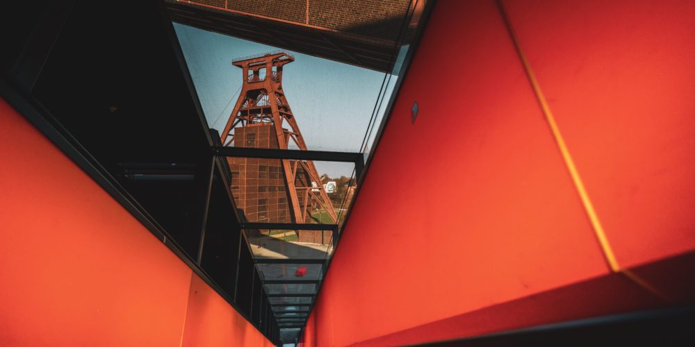 Das Bild zeigt den Doppelbock von der Rolltreppe aus auf Zollverein