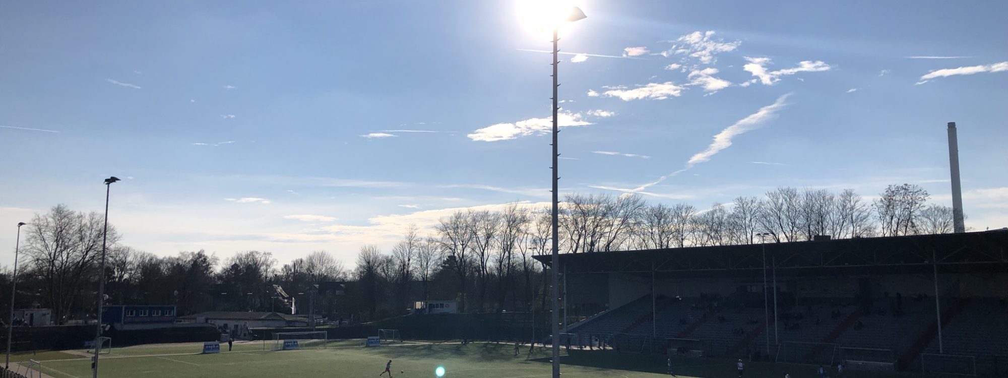 Das Bild zeigt das Stadion von Westfalia Herne