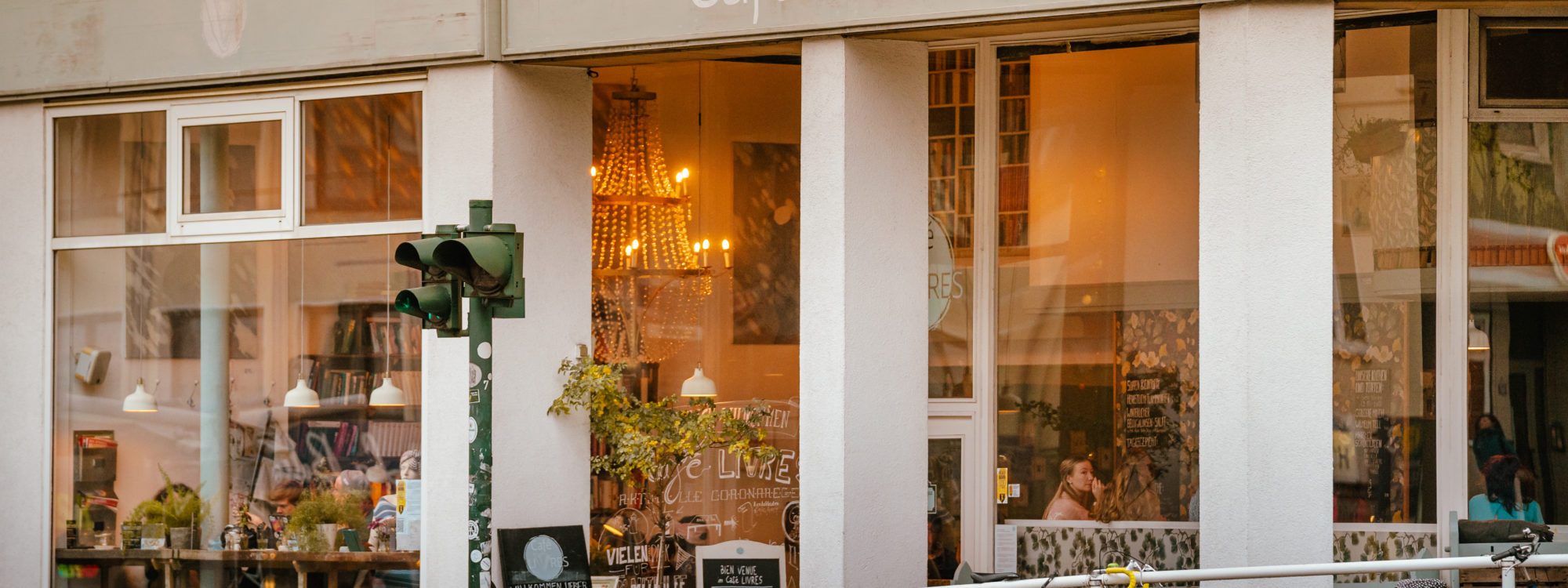 Das Foto zeigt das Café LIVRES im Südviertel Essen