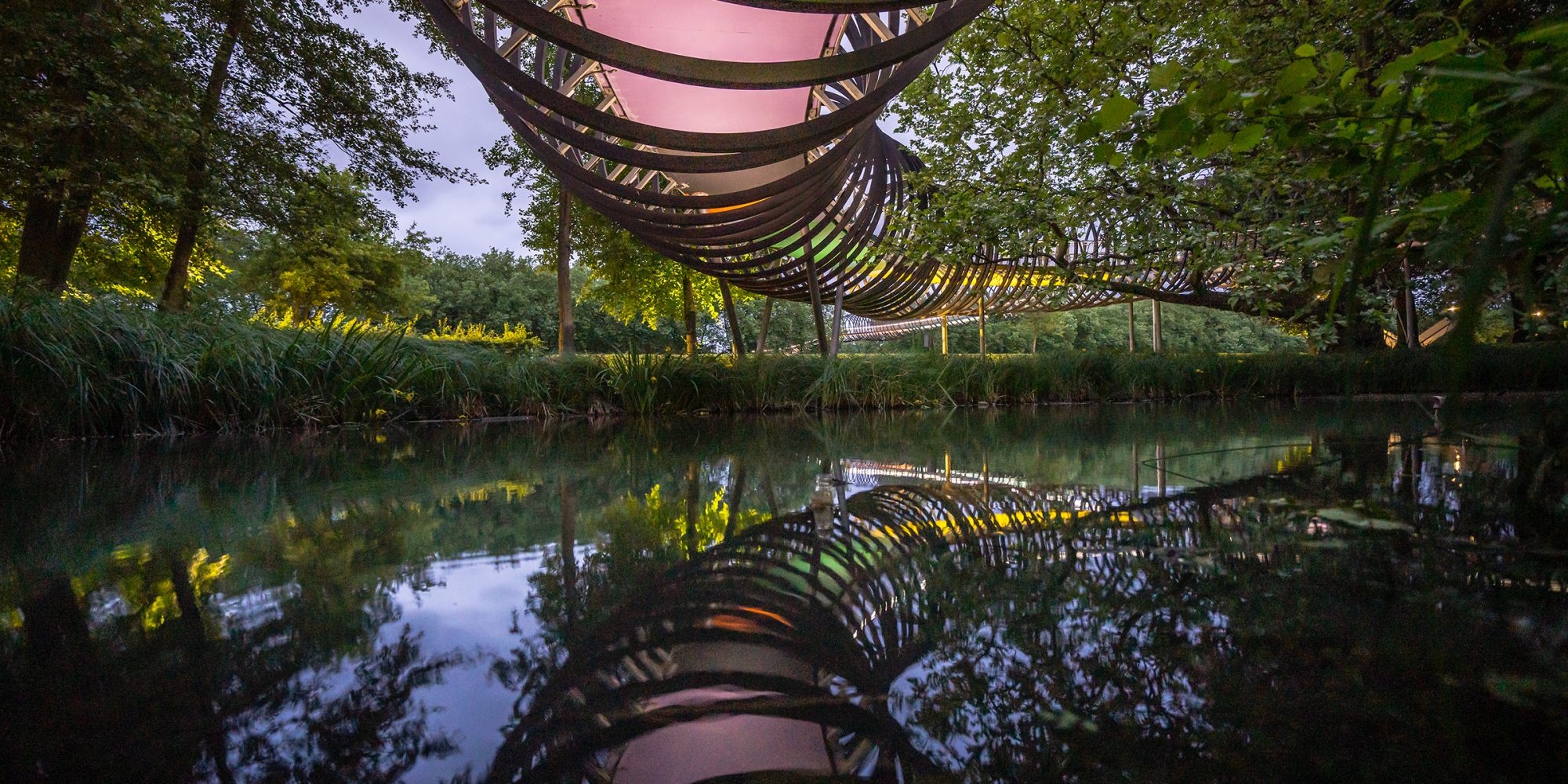 The photo shows the Slinky Springs to Fame bridge in the Oberhausen Kaisergarten