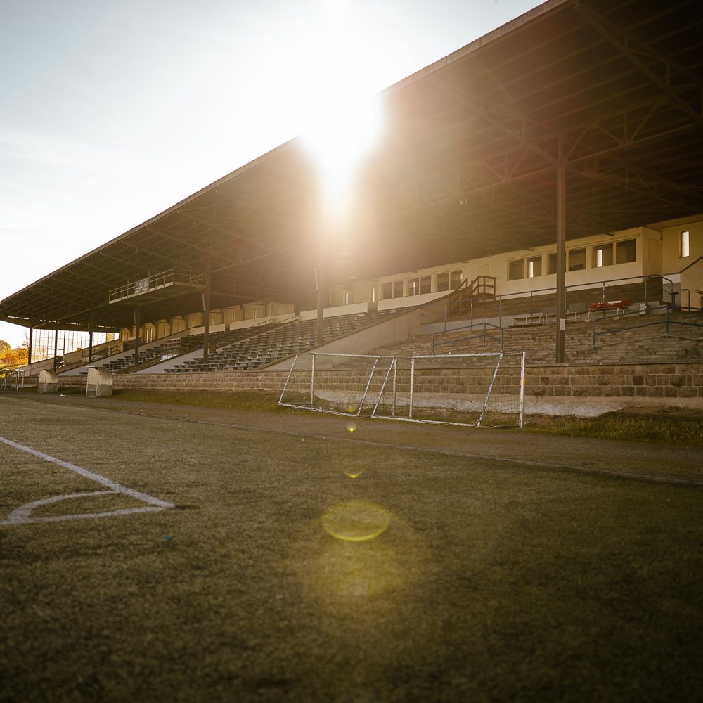 La photo montre le Glückauf-Kampfbahn à Gelsenkirchen Schalke