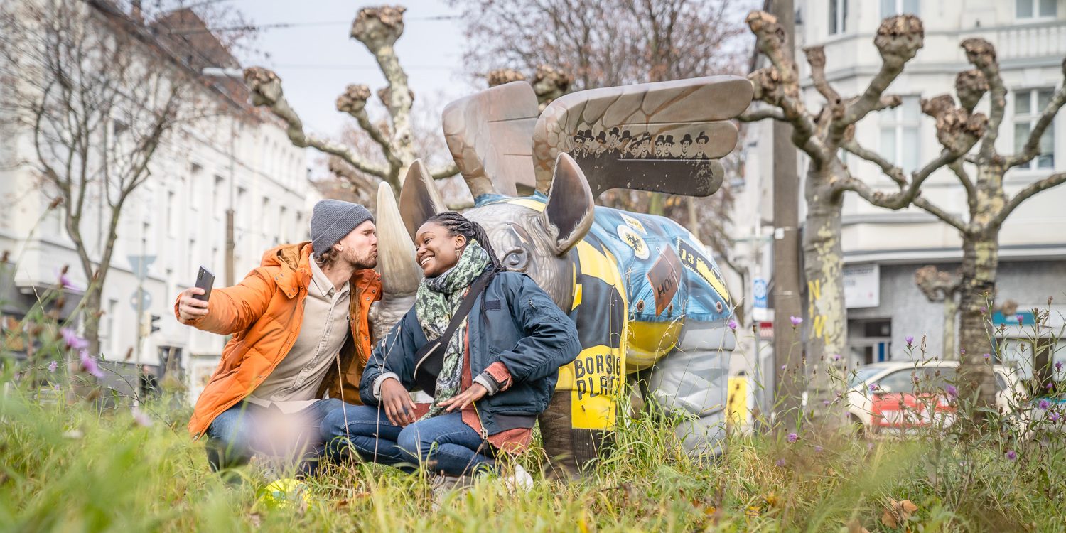 Das Bild zeigt das Dortmunder Maskottchen am Borsigplatz