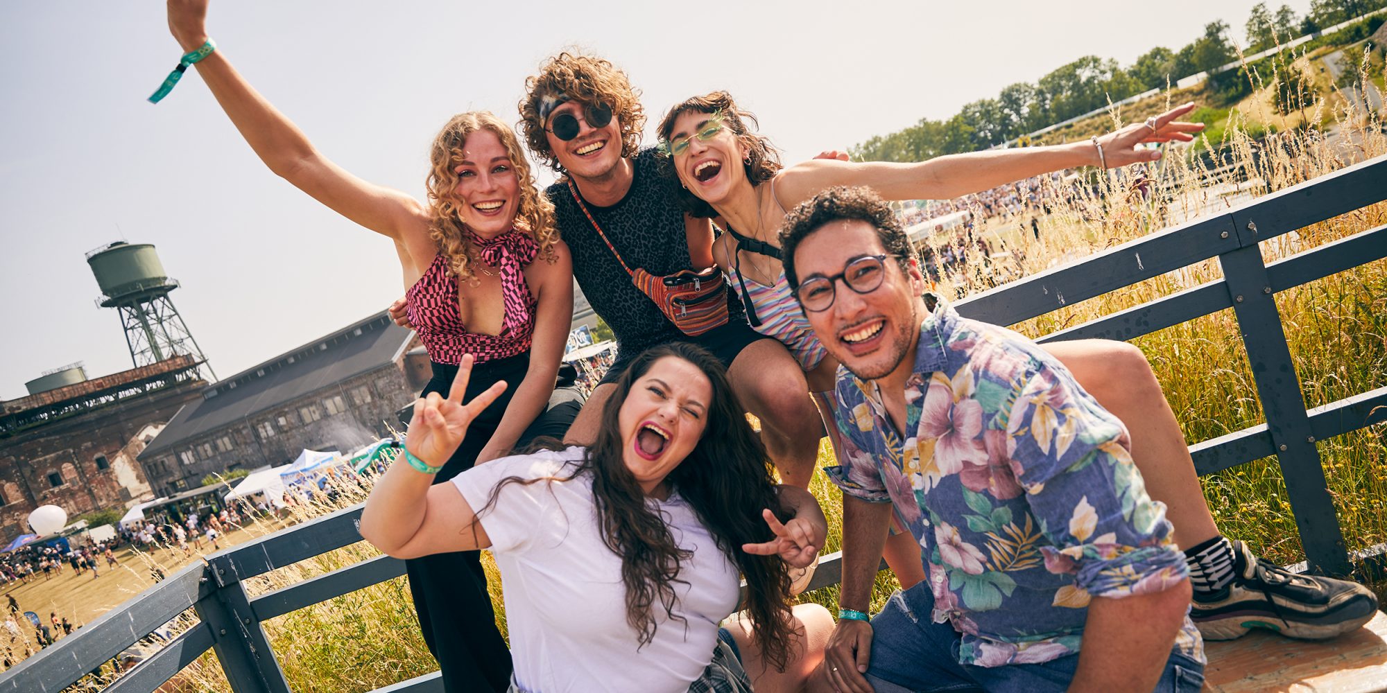 Das Bild zeigt ein Gruppe Personen auf dem Paluma Festival