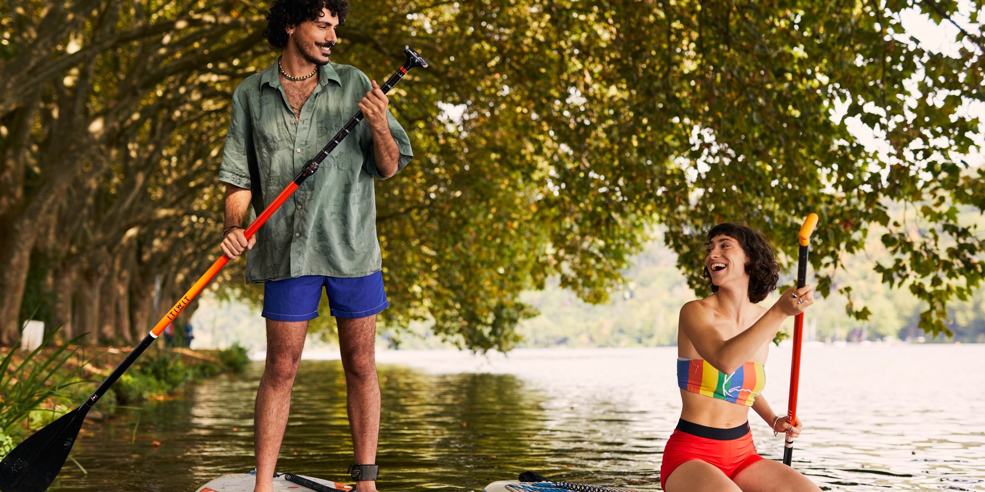 Das Bild zeigt Personen auf dem SUP auf dem Baldeneysee Essen