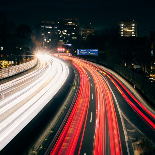 Das Bild zeigt eine Autobahn in Essen